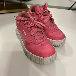 Girls size 2.5 Puma